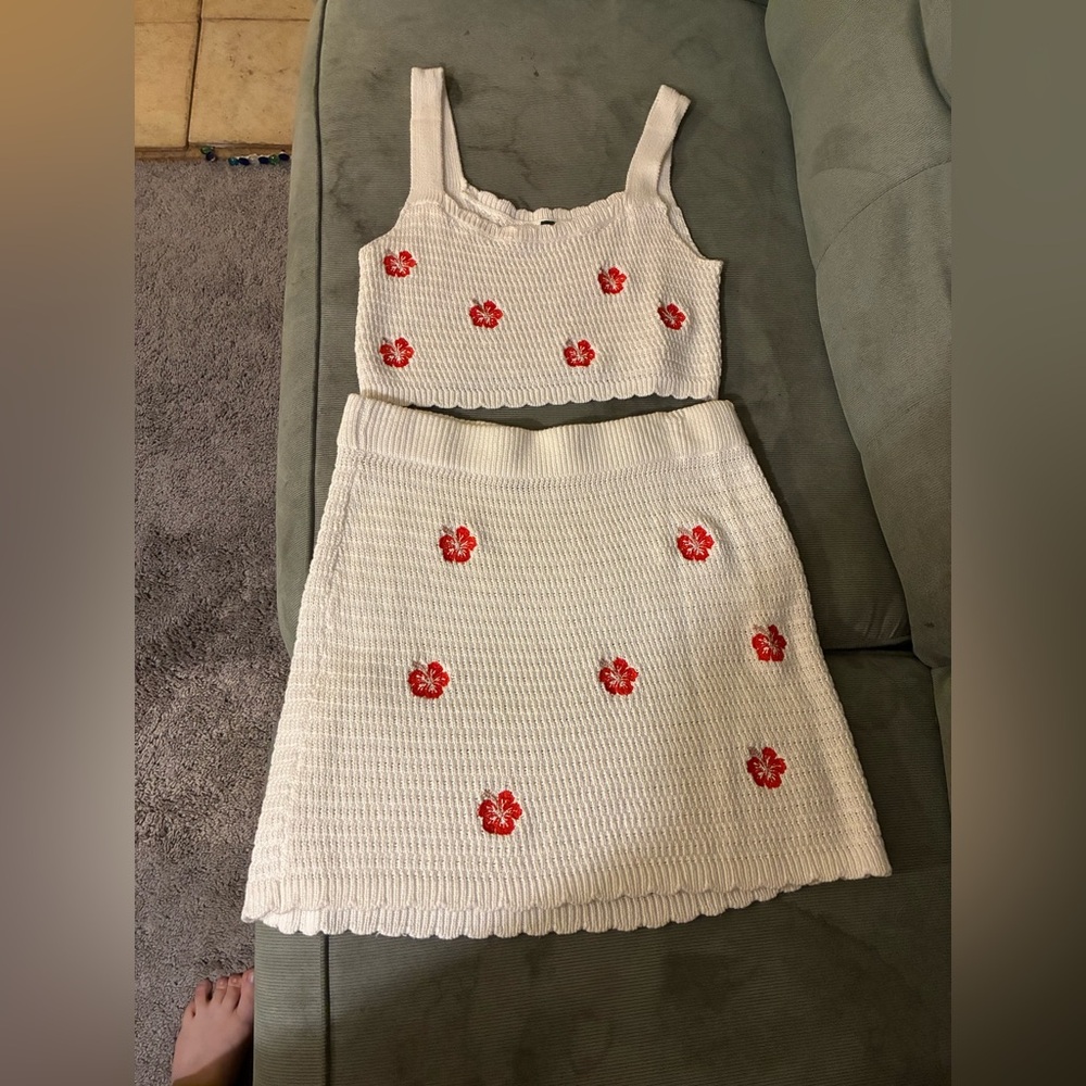 Hawaiian print co-ord crop top and skirt